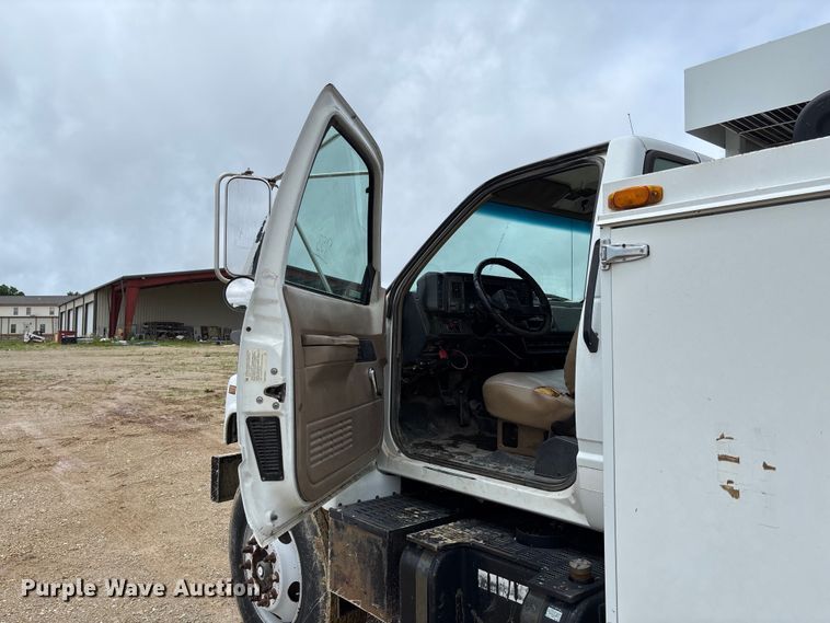 image for item FC5929 1998 GMC C7 utility / service truck