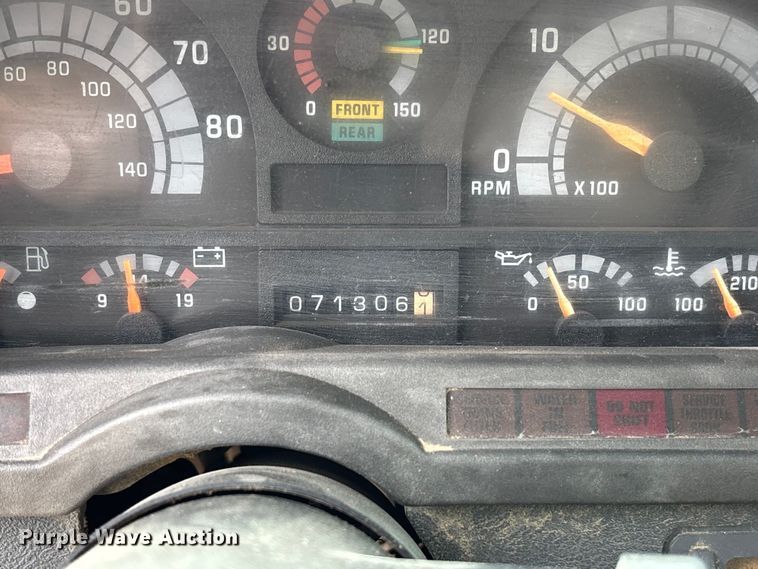 image for item FC5929 1998 GMC C7 utility / service truck