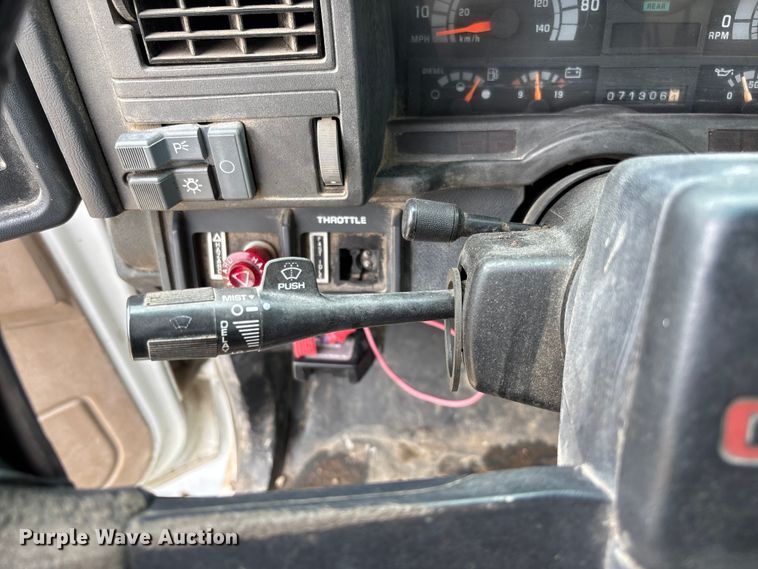 image for item FC5929 1998 GMC C7 utility / service truck