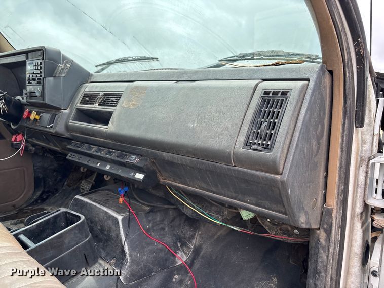 image for item FC5929 1998 GMC C7 utility / service truck