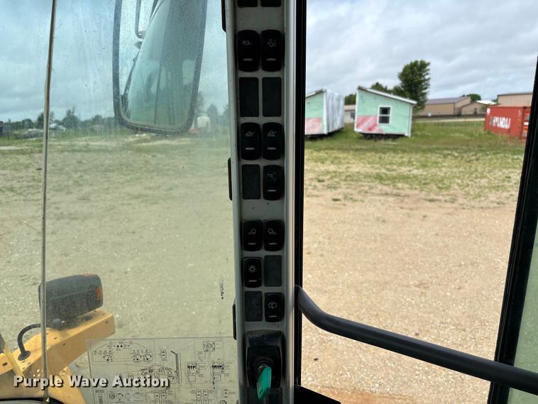 image for item FC5930 2008 Volvo L60F wheel loader