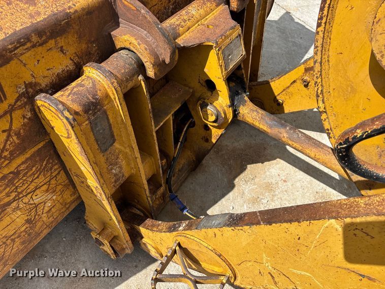 image for item FG0416 2015 Caterpillar 953D track loader