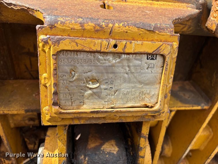 image for item FG0416 2015 Caterpillar 953D track loader