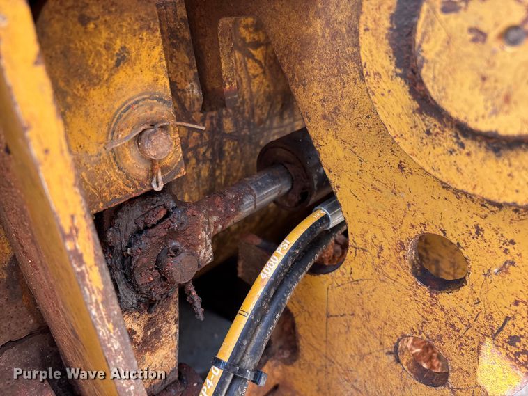 image for item FG0416 2015 Caterpillar 953D track loader