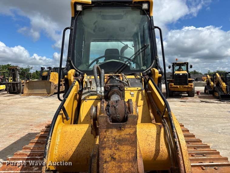 image for item FG0416 2015 Caterpillar 953D track loader