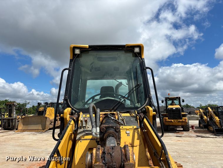 image for item FG0416 2015 Caterpillar 953D track loader
