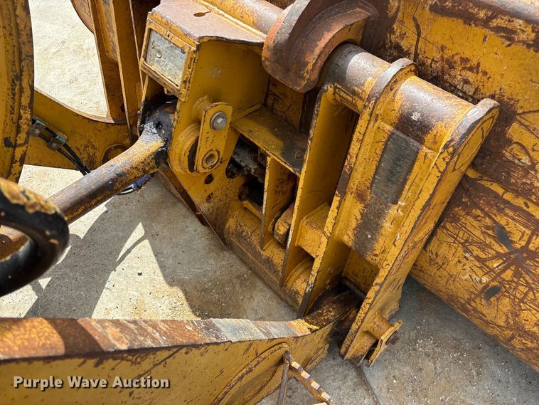 image for item FG0416 2015 Caterpillar 953D track loader