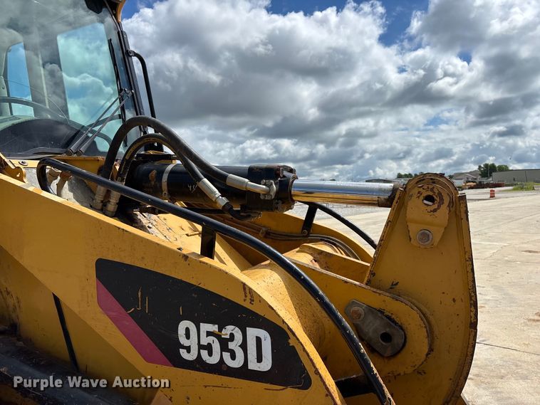 image for item FG0416 2015 Caterpillar 953D track loader