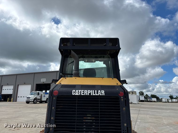 image for item FG0416 2015 Caterpillar 953D track loader