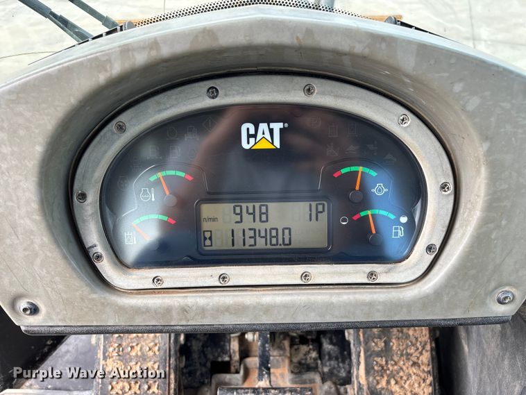 image for item FG0416 2015 Caterpillar 953D track loader