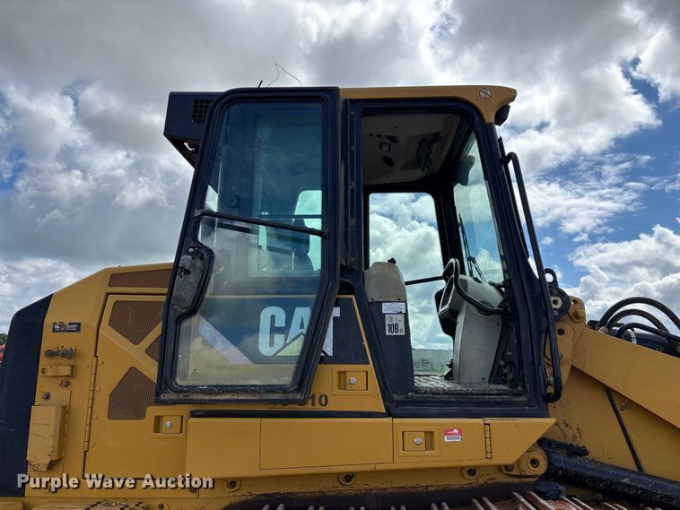 image for item FG0416 2015 Caterpillar 953D track loader