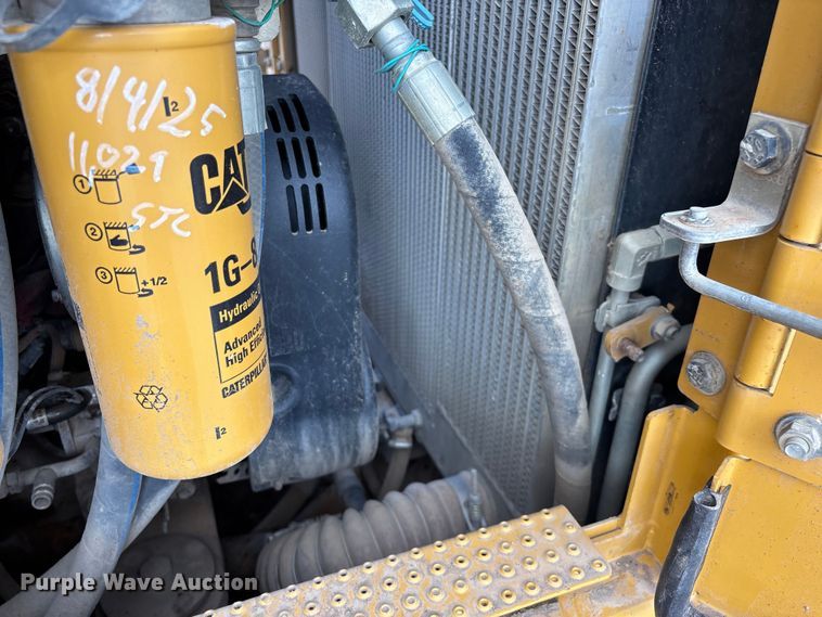 image for item FG0416 2015 Caterpillar 953D track loader