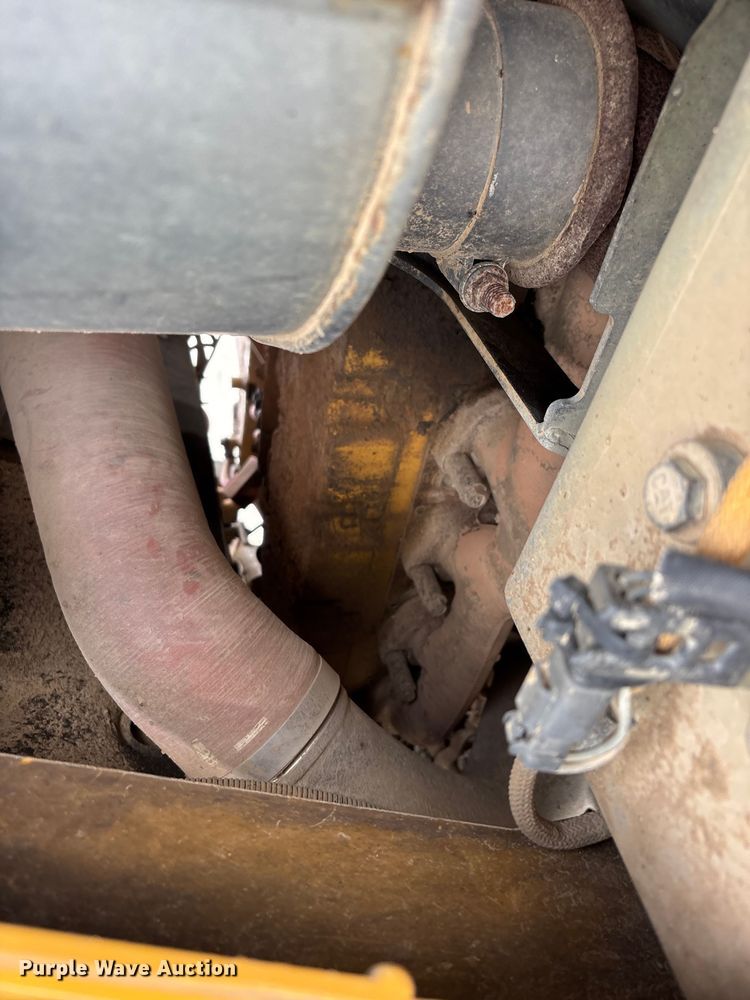 image for item FG0416 2015 Caterpillar 953D track loader