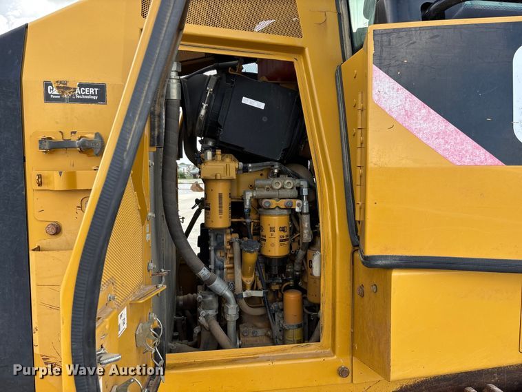 image for item FG0416 2015 Caterpillar 953D track loader