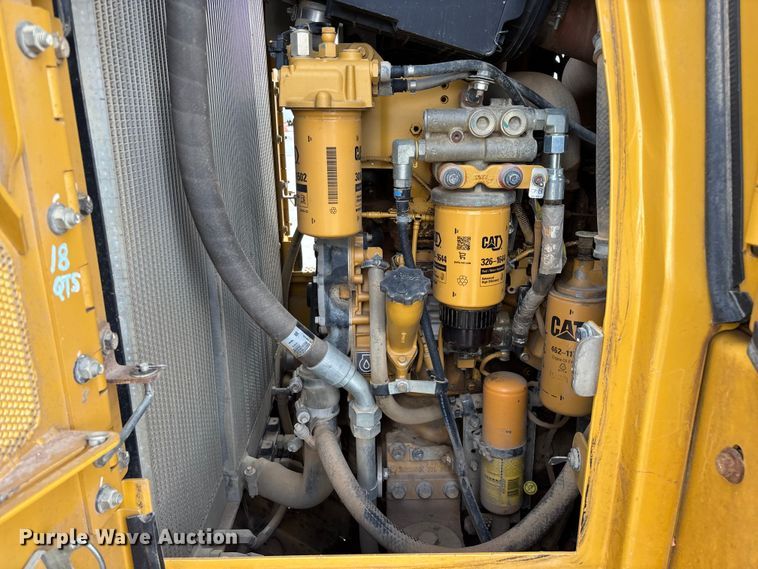 image for item FG0416 2015 Caterpillar 953D track loader