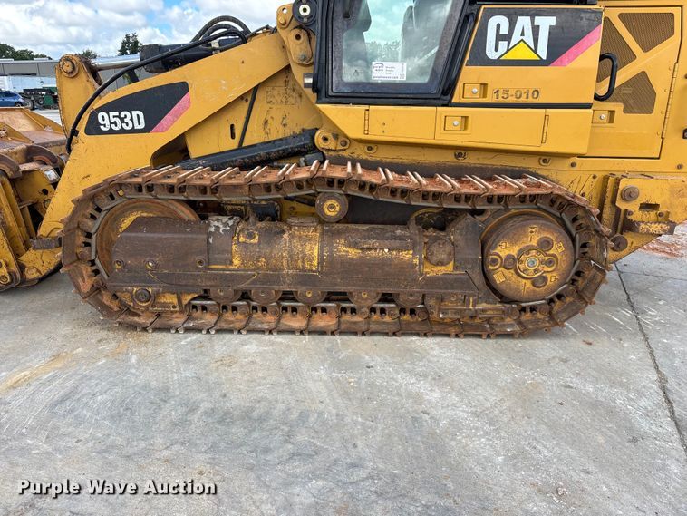 image for item FG0416 2015 Caterpillar 953D track loader