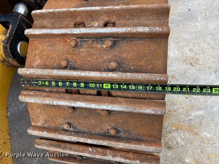 image for item FG0416 2015 Caterpillar 953D track loader