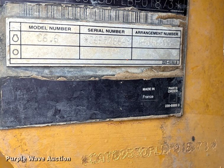 image for item FG0416 2015 Caterpillar 953D track loader