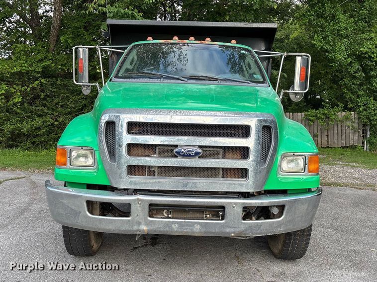 image for item FG0464 2015 Ford F650 Super Duty dump truck