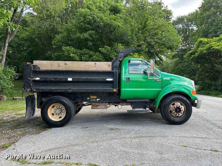 image for item FG0464 2015 Ford F650 Super Duty dump truck