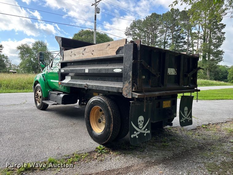 image for item FG0464 2015 Ford F650 Super Duty dump truck