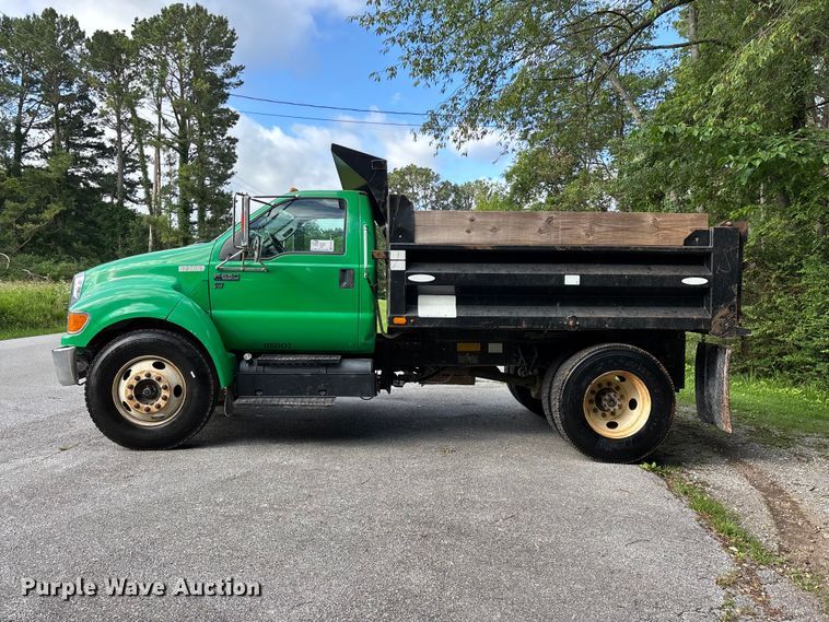 image for item FG0464 2015 Ford F650 Super Duty dump truck
