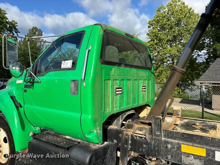 image for item FG0464 2015 Ford F650 Super Duty dump truck