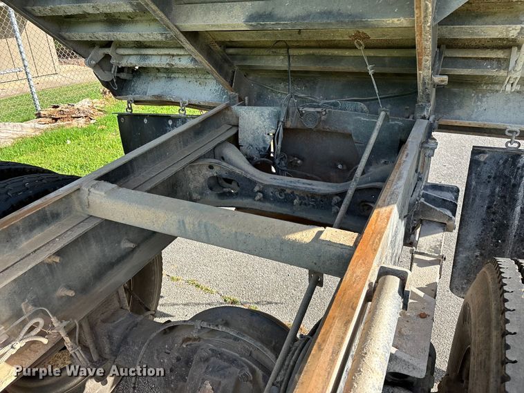 image for item FG0464 2015 Ford F650 Super Duty dump truck