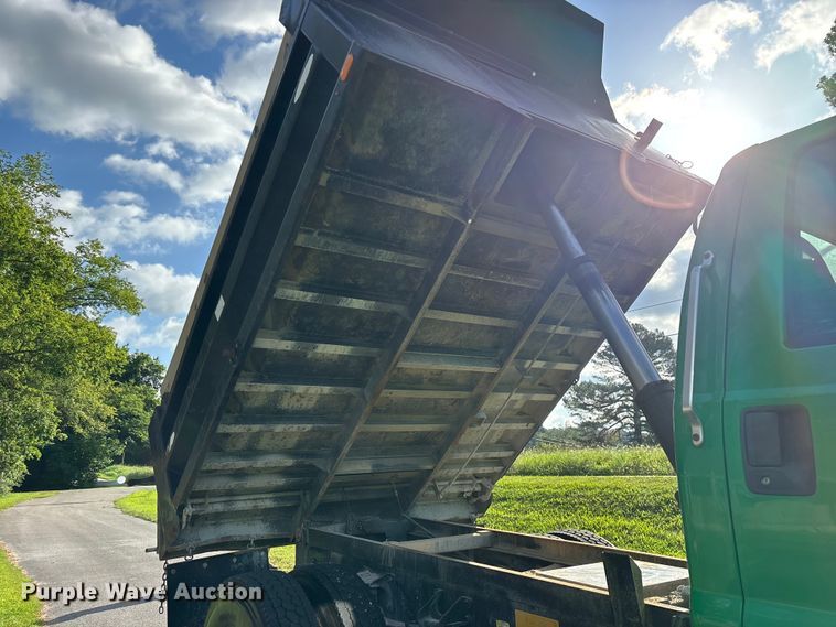 image for item FG0464 2015 Ford F650 Super Duty dump truck