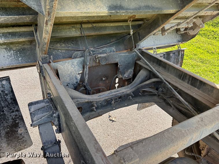 image for item FG0464 2015 Ford F650 Super Duty dump truck