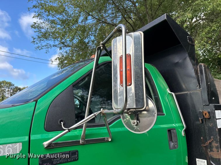 image for item FG0464 2015 Ford F650 Super Duty dump truck