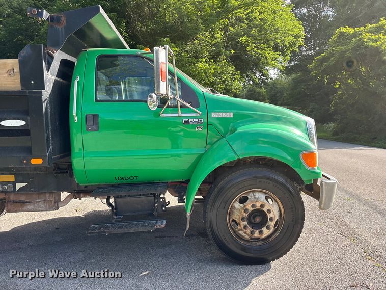 image for item FG0464 2015 Ford F650 Super Duty dump truck