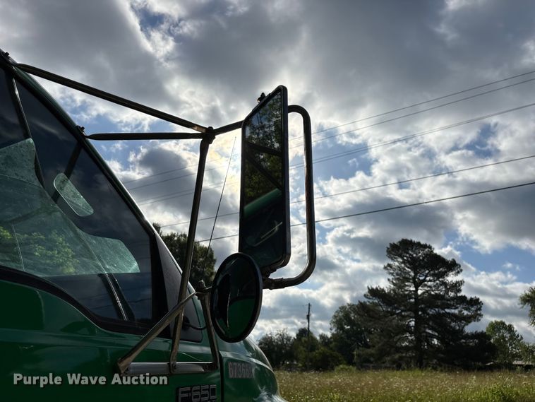 image for item FG0464 2015 Ford F650 Super Duty dump truck