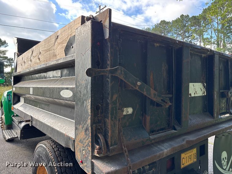 image for item FG0464 2015 Ford F650 Super Duty dump truck