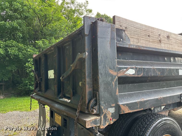 image for item FG0464 2015 Ford F650 Super Duty dump truck