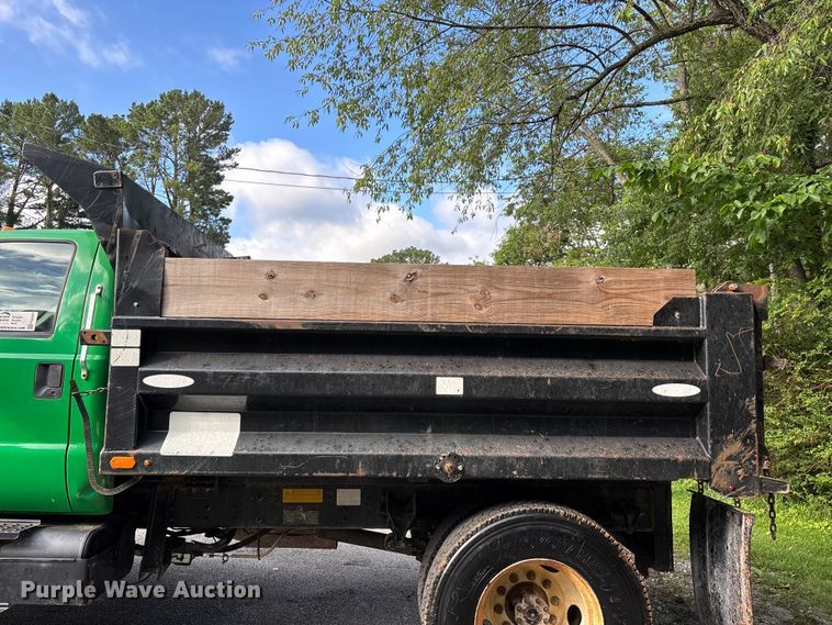 image for item FG0464 2015 Ford F650 Super Duty dump truck