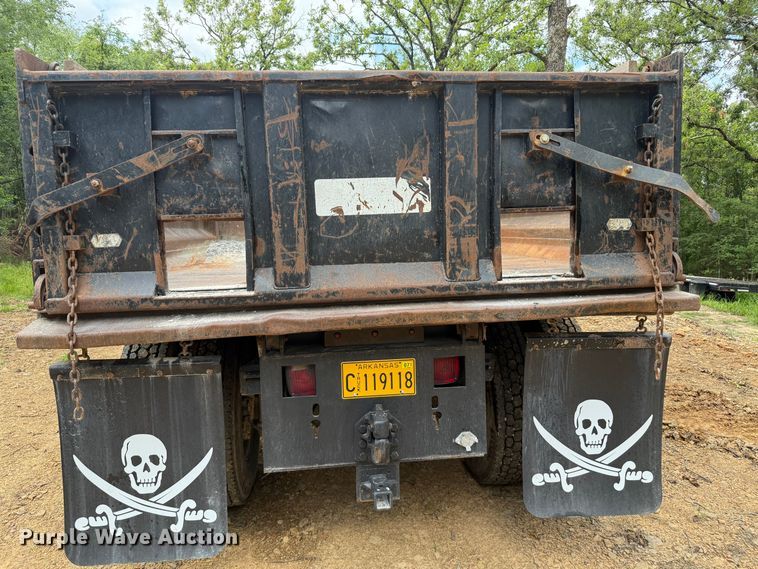 image for item FG0464 2015 Ford F650 Super Duty dump truck