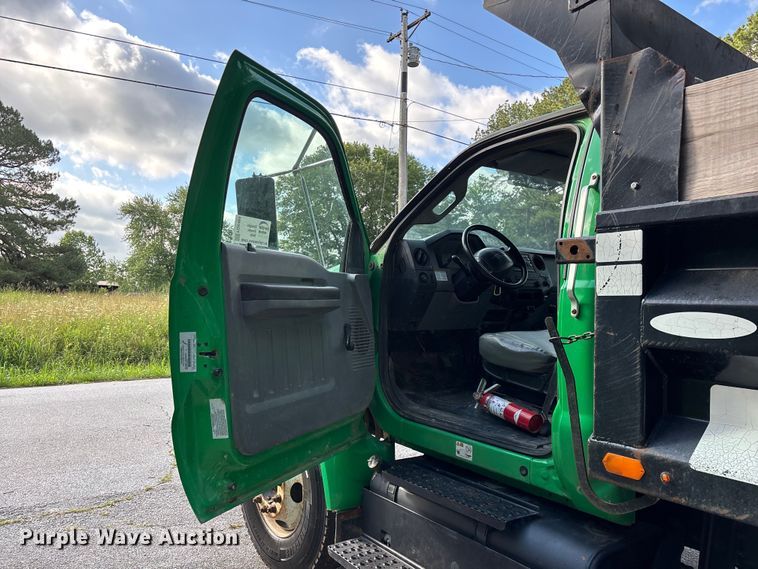 image for item FG0464 2015 Ford F650 Super Duty dump truck