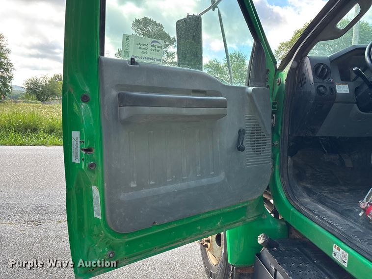 image for item FG0464 2015 Ford F650 Super Duty dump truck