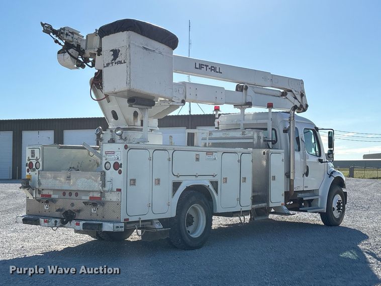 image for item FG0465 2004 Freightliner Business Class M2 bucket truck