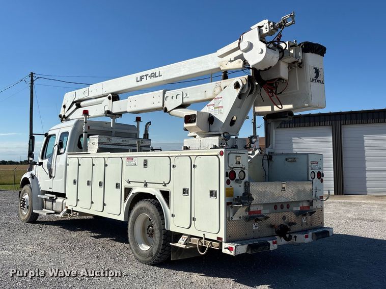 image for item FG0465 2004 Freightliner Business Class M2 bucket truck