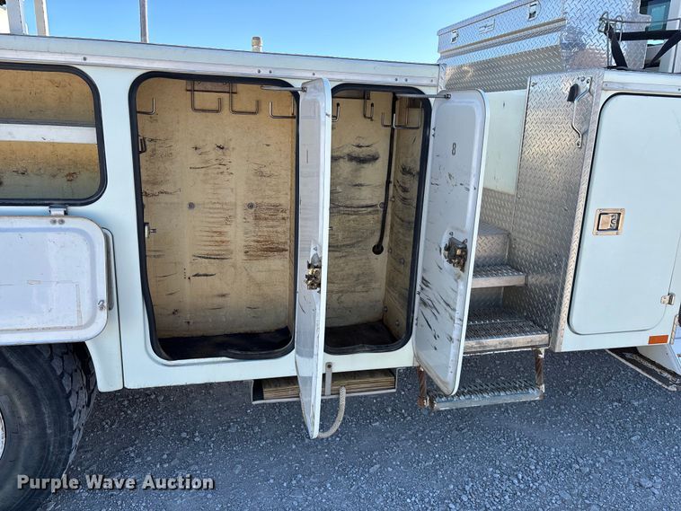 image for item FG0465 2004 Freightliner Business Class M2 bucket truck
