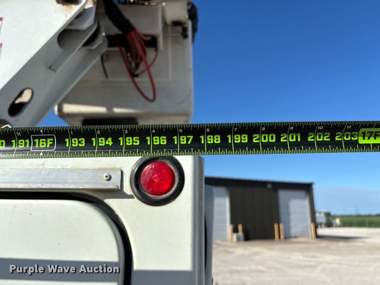 image for item FG0465 2004 Freightliner Business Class M2 bucket truck