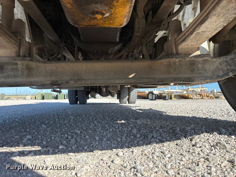 image for item FG0465 2004 Freightliner Business Class M2 bucket truck