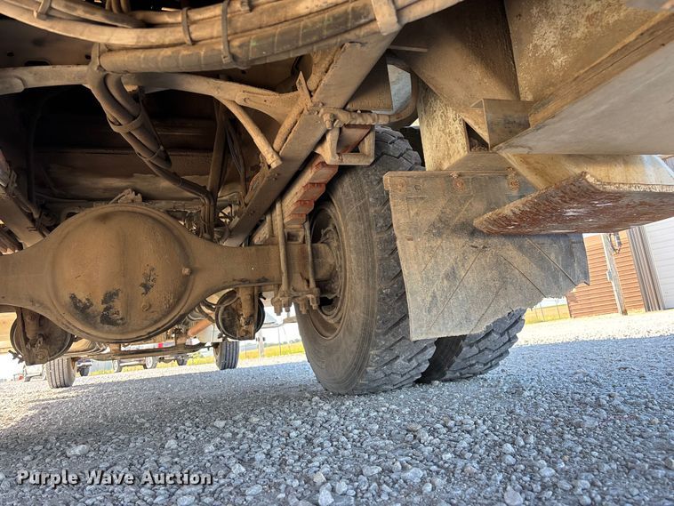 image for item FG0465 2004 Freightliner Business Class M2 bucket truck