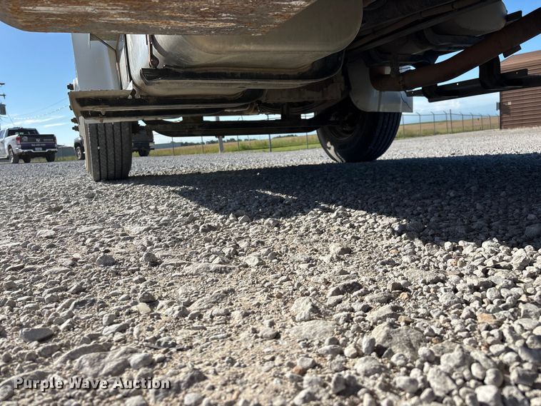 image for item FG0465 2004 Freightliner Business Class M2 bucket truck
