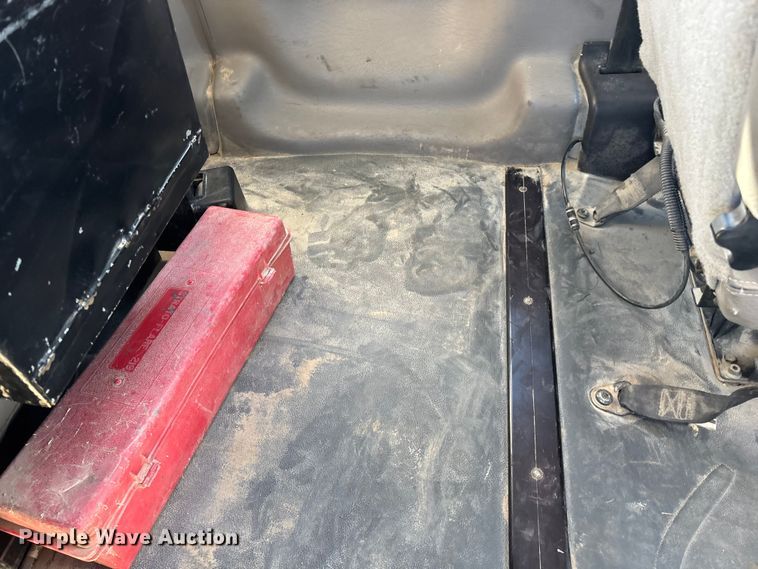 image for item FG0465 2004 Freightliner Business Class M2 bucket truck