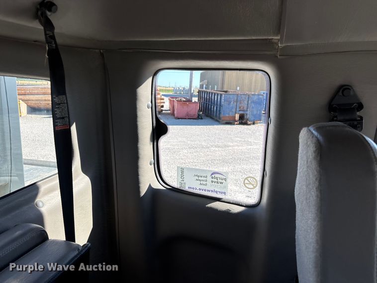 image for item FG0465 2004 Freightliner Business Class M2 bucket truck