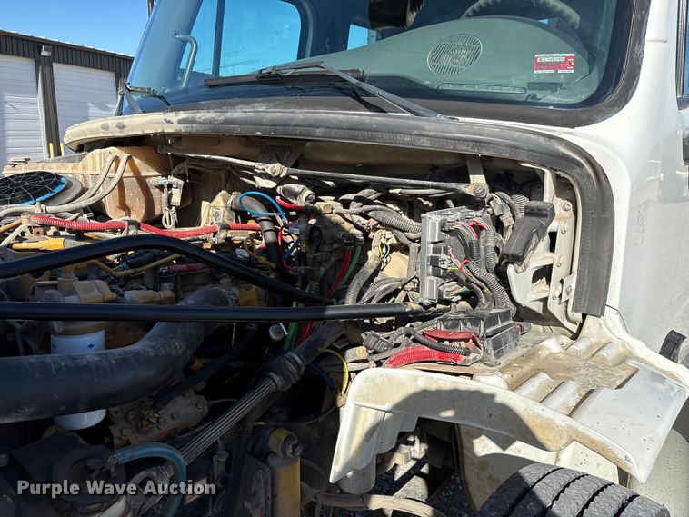 image for item FG0465 2004 Freightliner Business Class M2 bucket truck