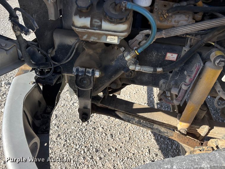 image for item FG0465 2004 Freightliner Business Class M2 bucket truck